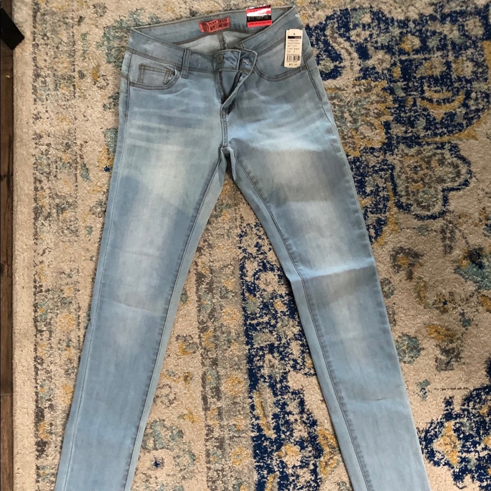 light wash booty lifting jeans!